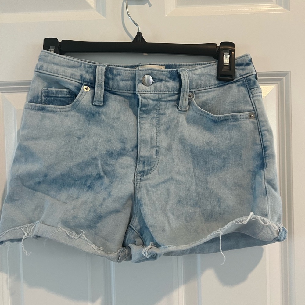 Universal Thread Light Acid Wash Jean Shorts